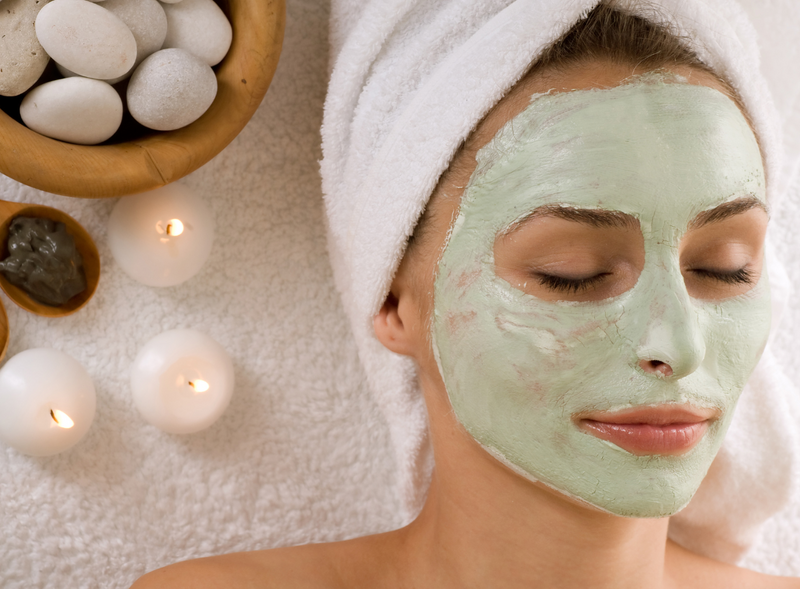 Tratamiento de rejuvenecimiento facial holístico
